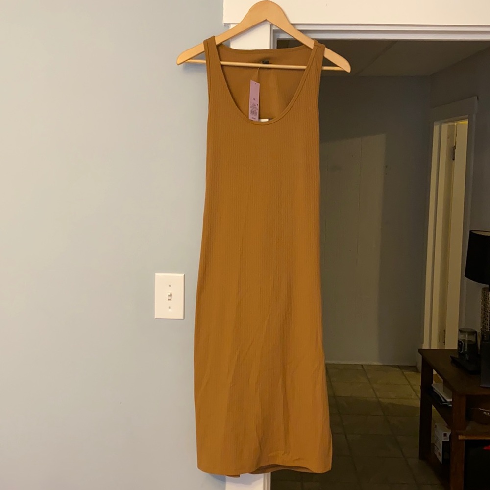 Causal dress
